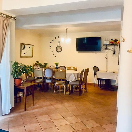 Hasienda Rîşnov Buitenkant foto