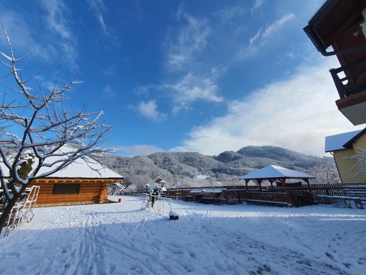 Hasienda Rîşnov Buitenkant foto
