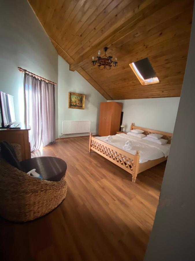 Hasienda Rîşnov Buitenkant foto